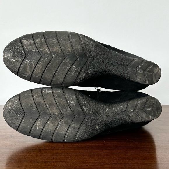 Aquatalia Love Booties Slimline Sexy Black Suede Wedge Belted Ankle Boot Size 11 - Picture 6 of 6